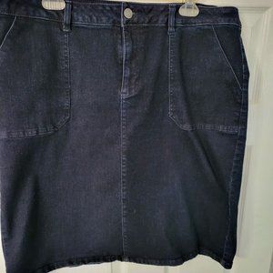 Croft and Barrow knee-length‎ dark denim skirt Size 18